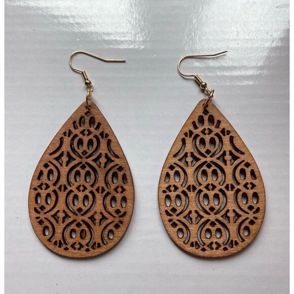 Earrings Wooden Boho Filigree Lazer Cut Lightweight w/ Gold hook NWOT Versatile - Picture 1 of 5